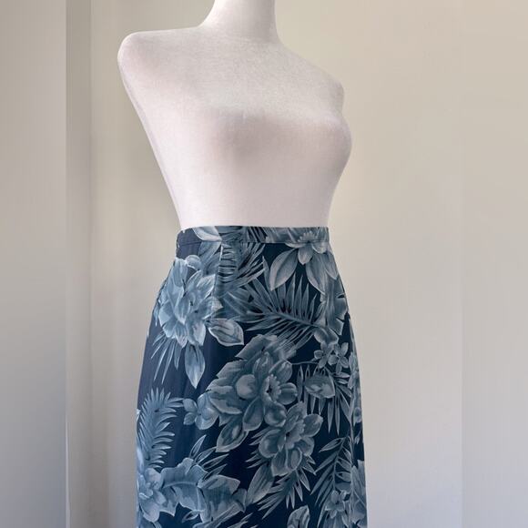 Vintage ‘90s Laura Scott Blue & Black Floral Print Midi Skirt - Picture 3 of 8